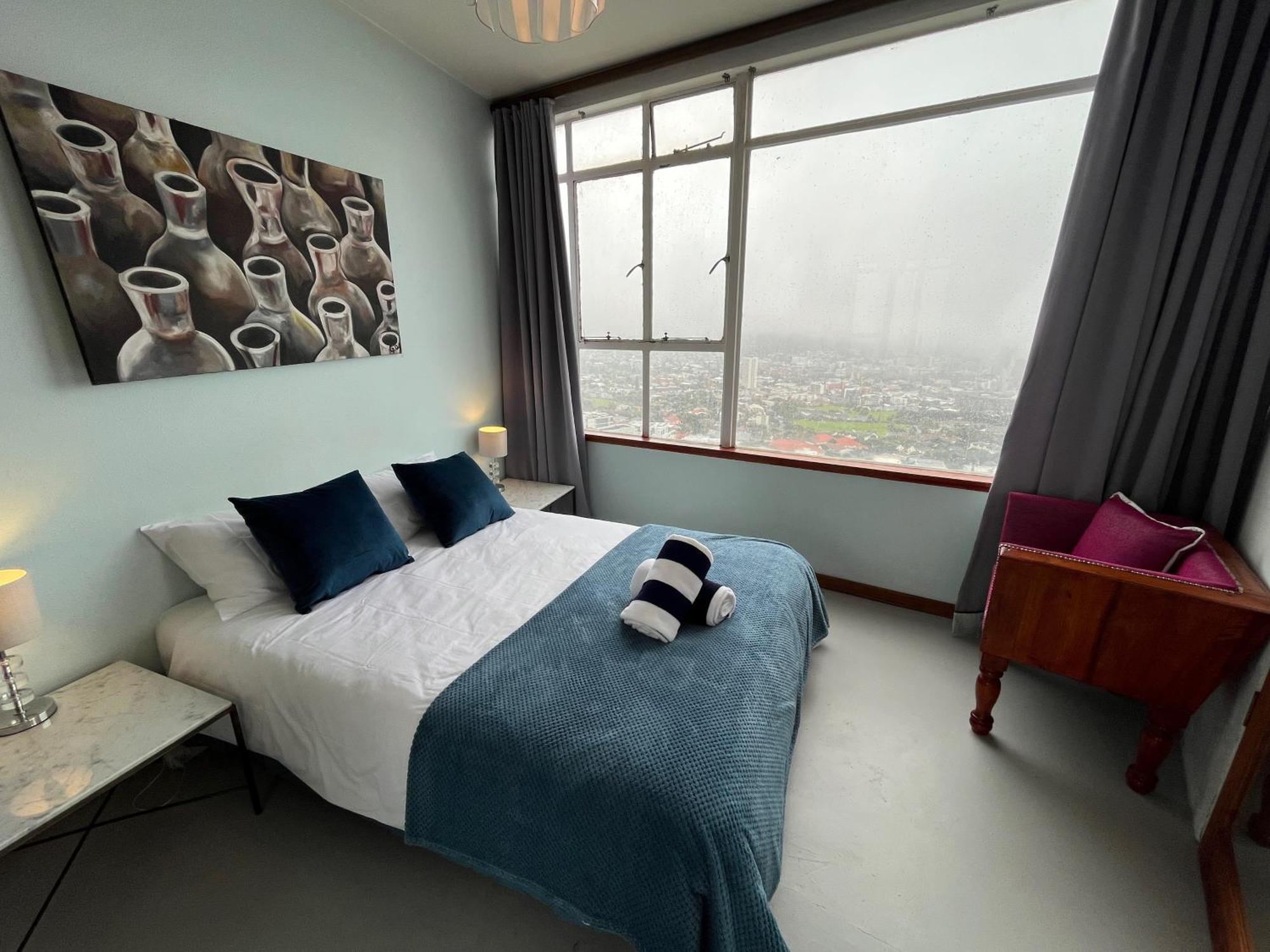 Vibes & A Swing In The Sky Apartment *