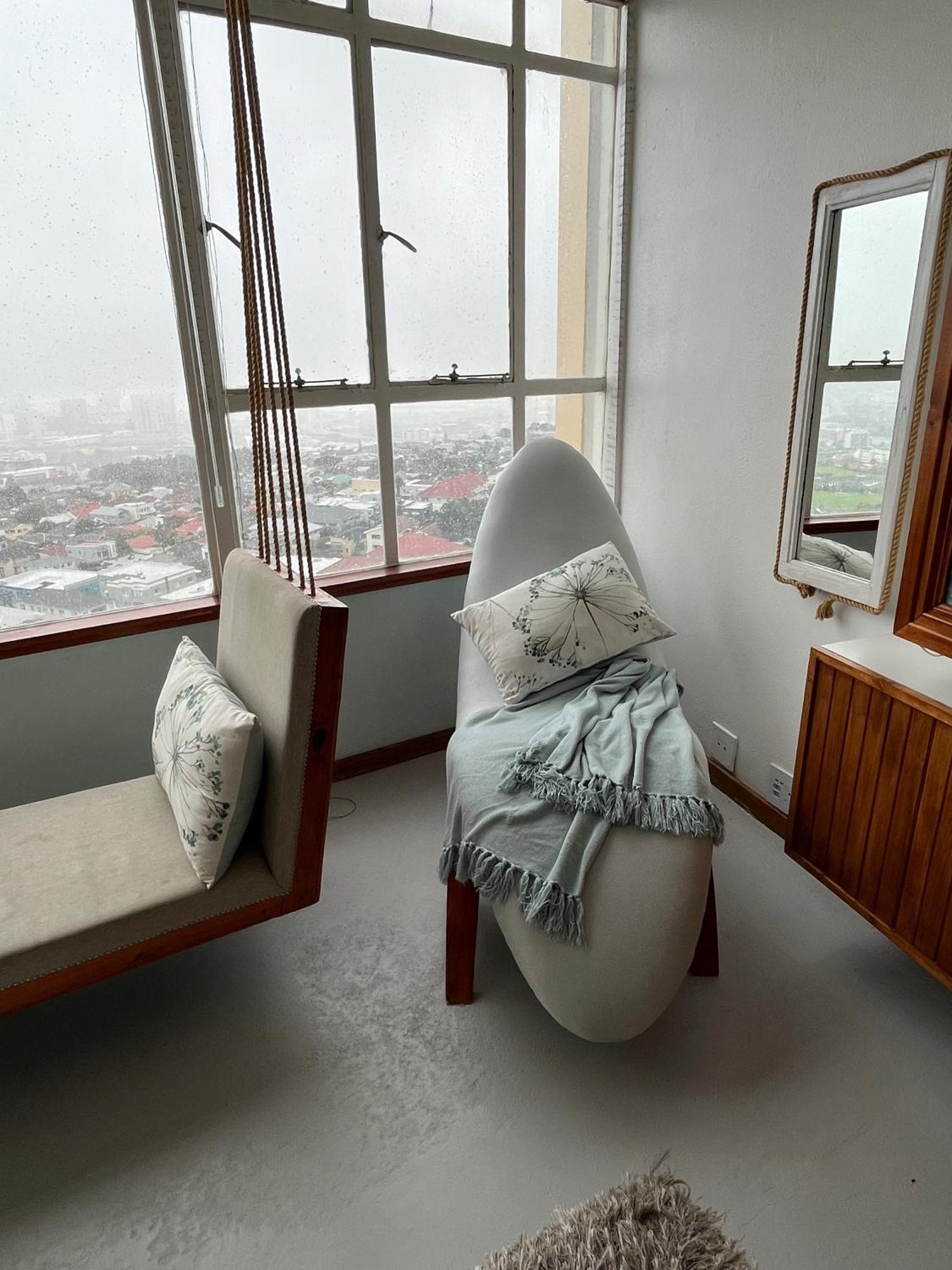 Vibes & A Swing In The Sky Apartment *